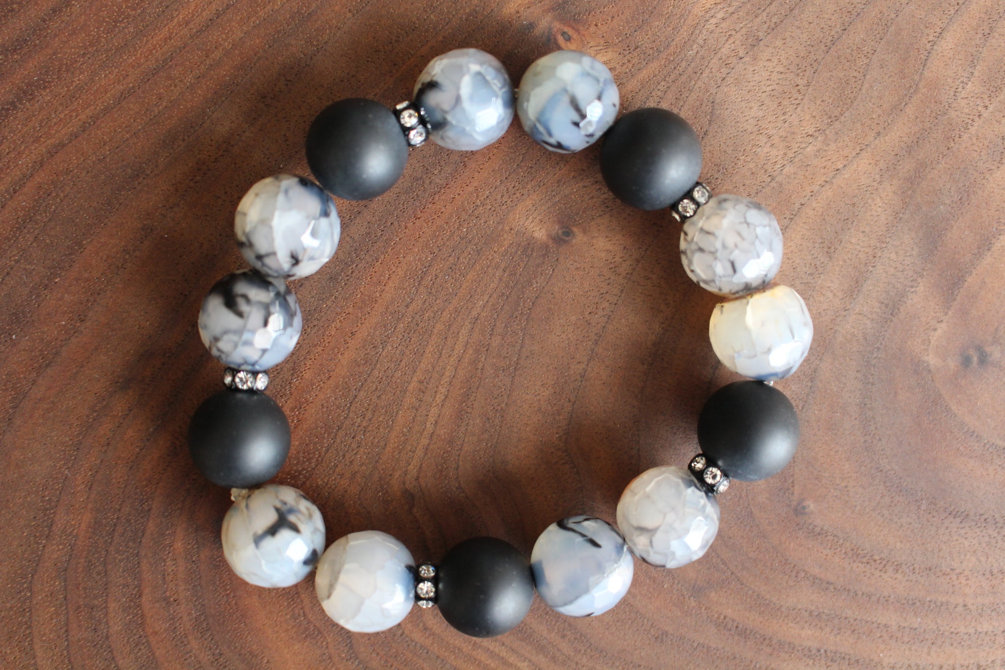 Black agate and onyx bracelet